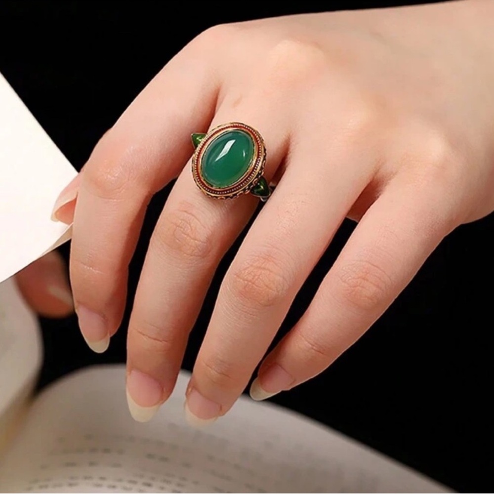Vintage Green Ethnic Vibrant Gold Ring - Picture 2 of 6